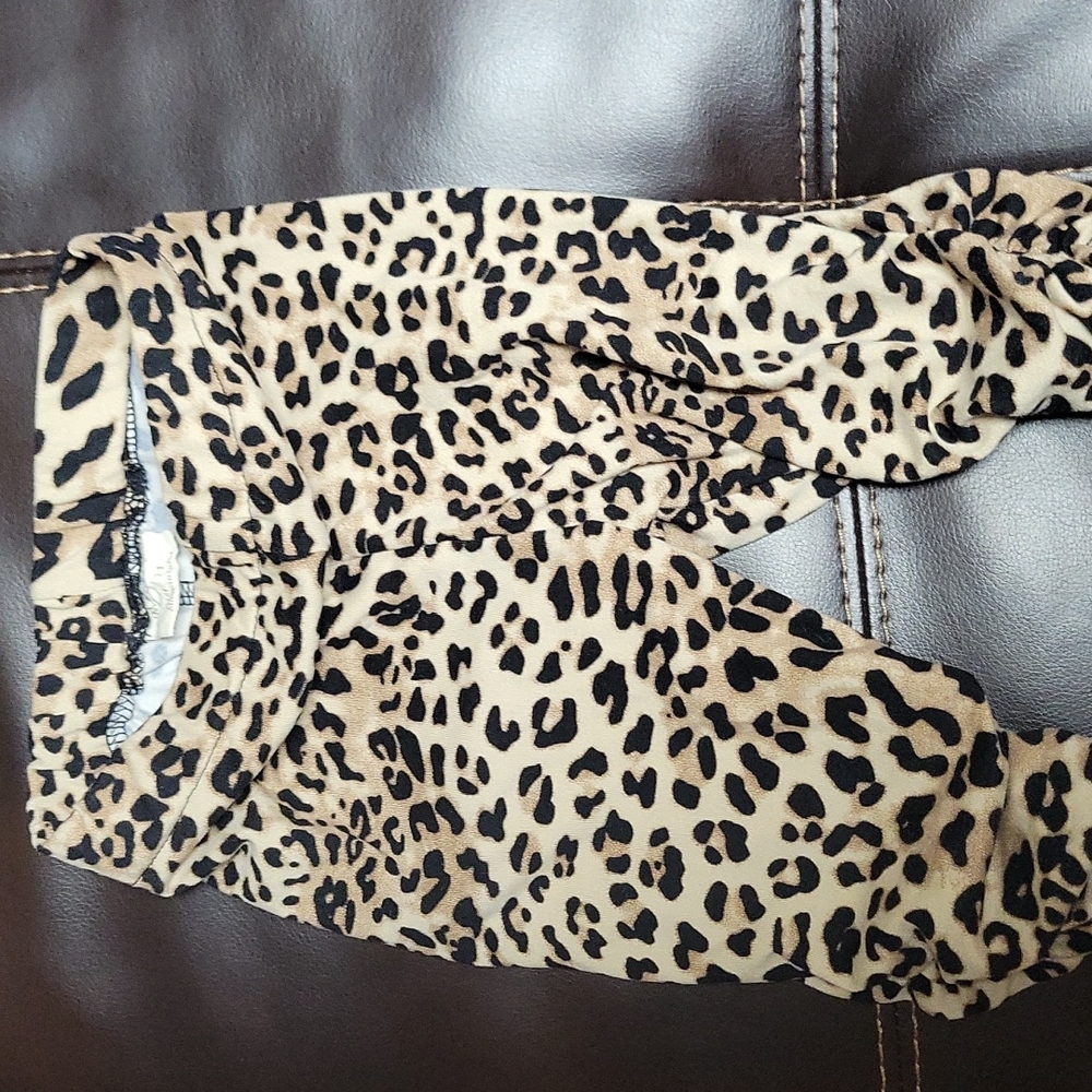 One pair of toddler girl leggings